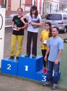 podium Relaejos juveniles fem.